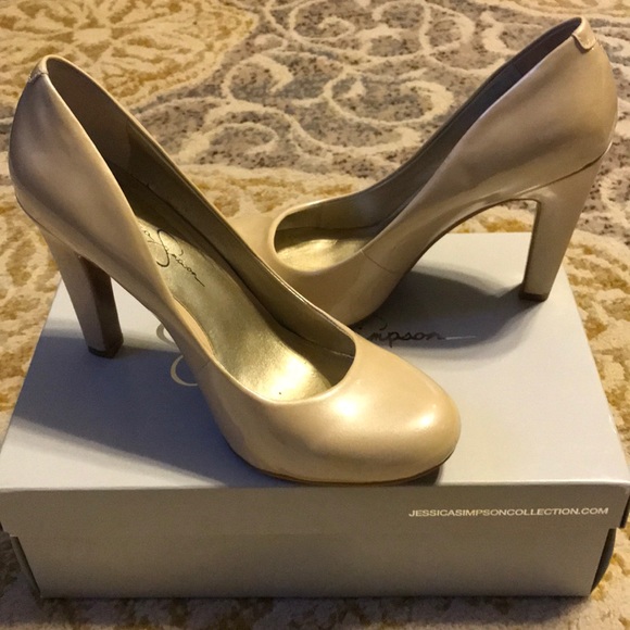 Jessica Simpson Shoes - Size 8.5 Jessica Simpson heels